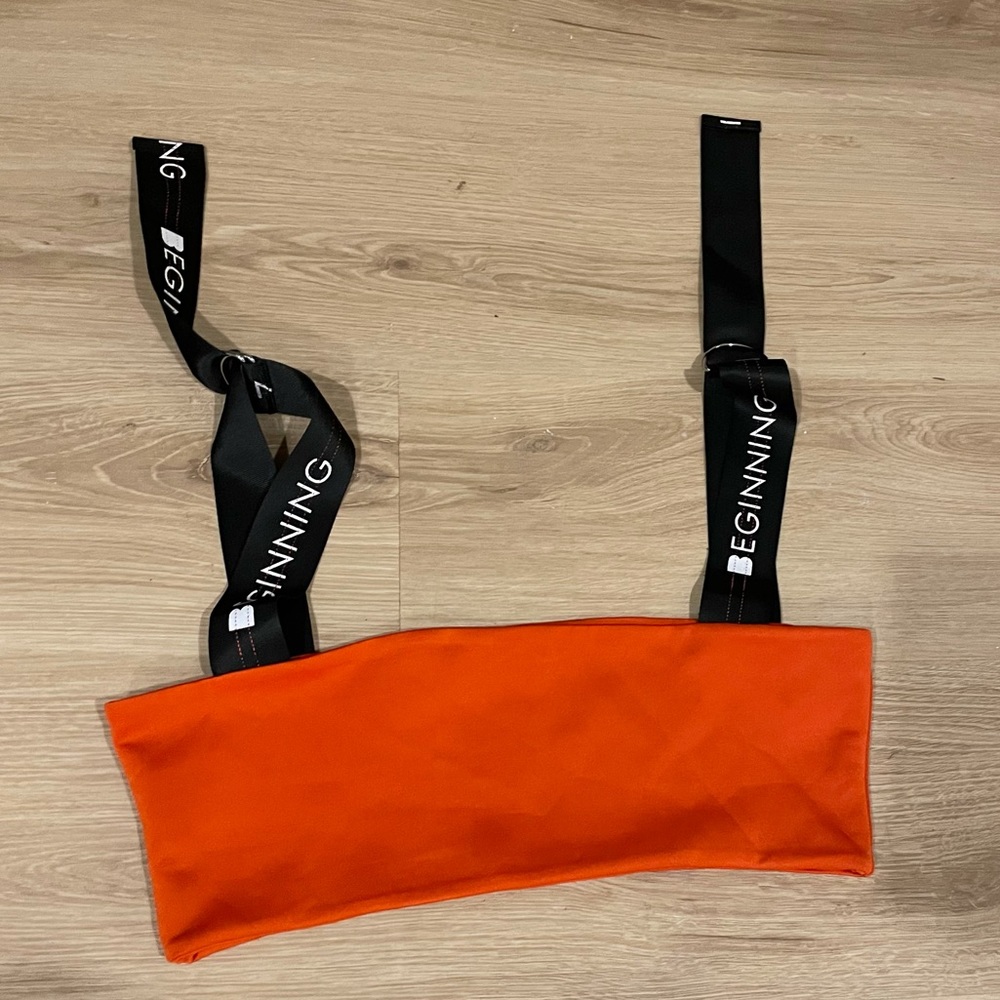 Beginning boutique Nina D-ring orange crop top